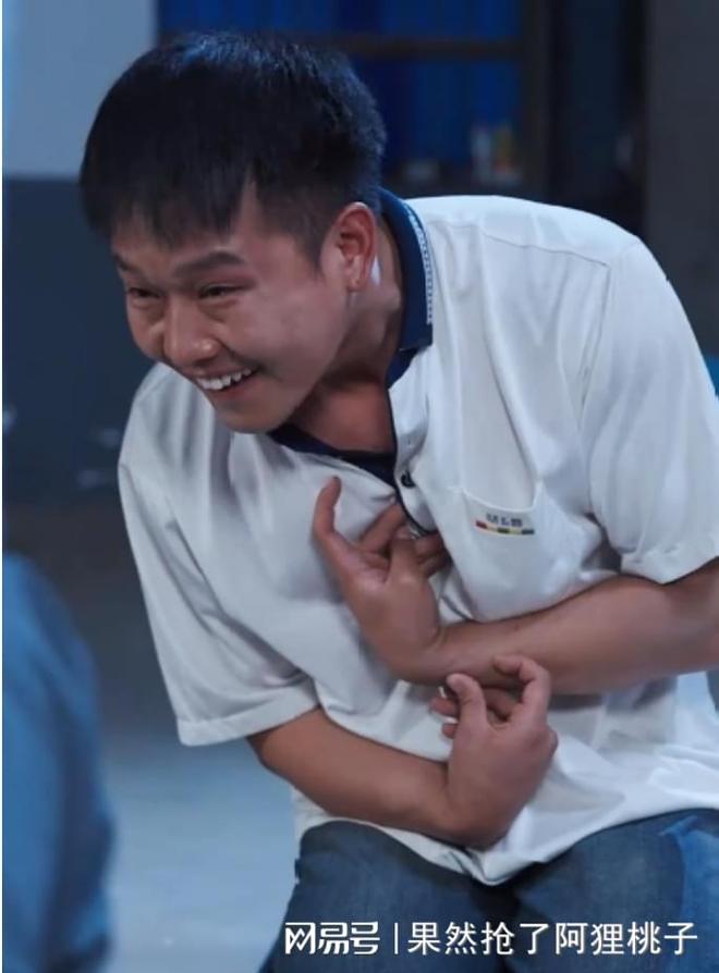 废品车载我进清华》结局合集瓦力棋牌游戏热播《奶奶的